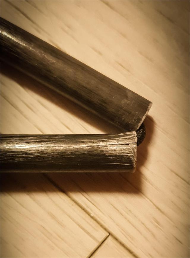 Knekt teltstang. Foto: Rolv Erik Berge